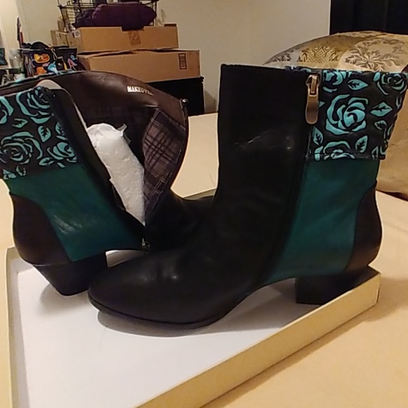 Boots - Picture 2 of 5